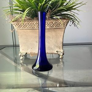 Counter top flower vase